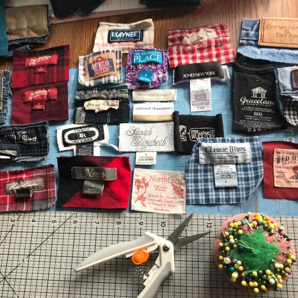 Upcycled Labels Jean Jacket, S-M: Cropped Shirt Coat, Sewn-On Clothing Labels - Picture 4 of 14